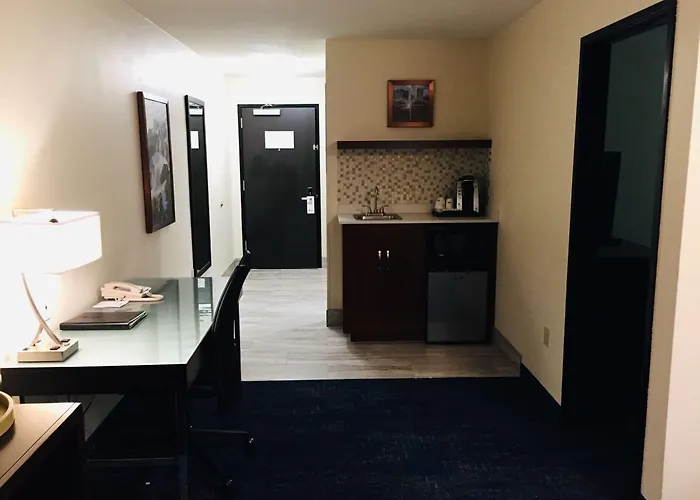 Best Western Plus Portland Airport Hotel & Suites