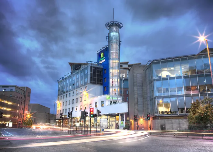Hotels with tennis Holiday Inn Express - Glasgow - City Ctr Theatreland By Ihg