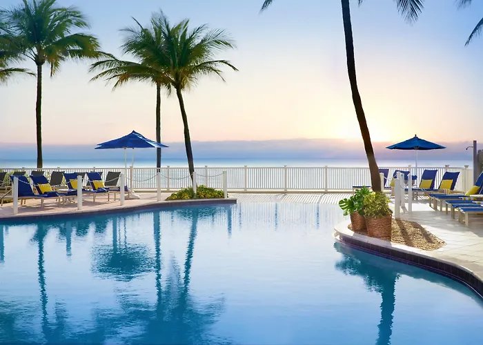 Hotel de luxo Apenas: Pelican Grand Beach Resort, A Noble House Resort