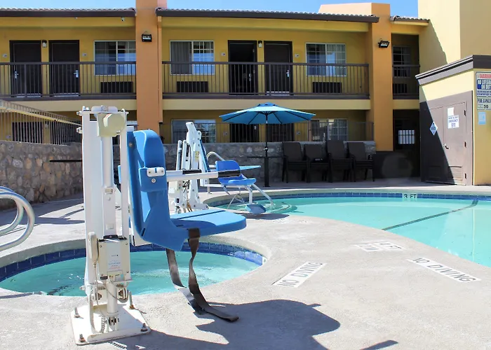 Days Inn By Wyndham West