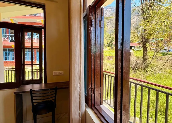 Eevolve Dharamkot - An Eco Hostel