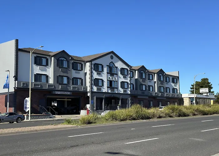 Hotel Skye San Francisco Airport SFO FREE SHUTTLE AND BREAKFAST!