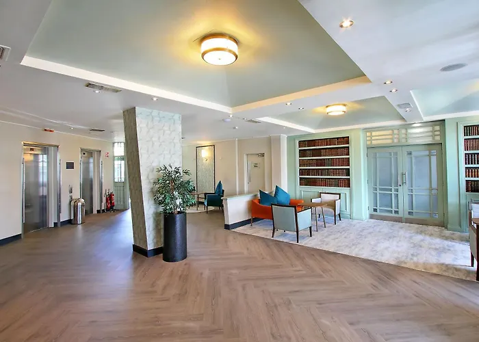 Waterford Marina Hotel