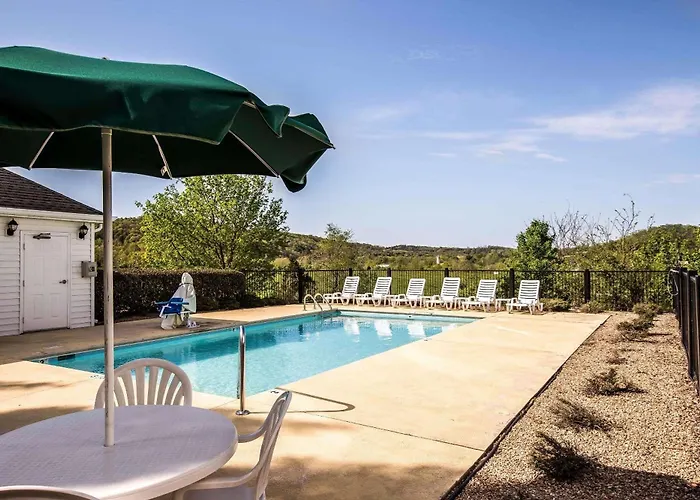 Hotel near College: Quality Inn Kingsport South