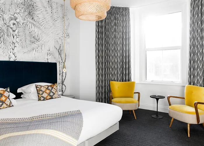 Lodge - Putney