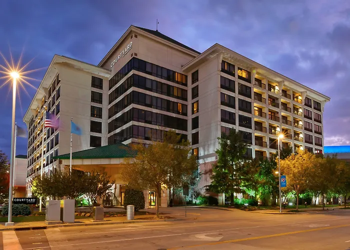 Courtyard By Marriott Downtown