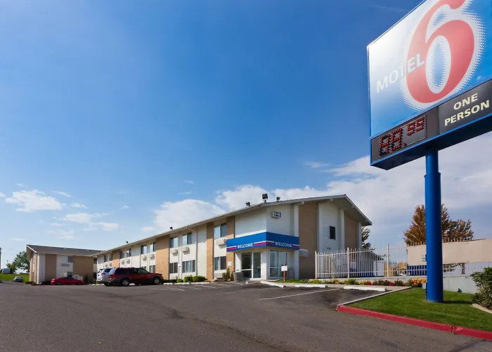 Pet Friendly hotel: Motel 6 Boise