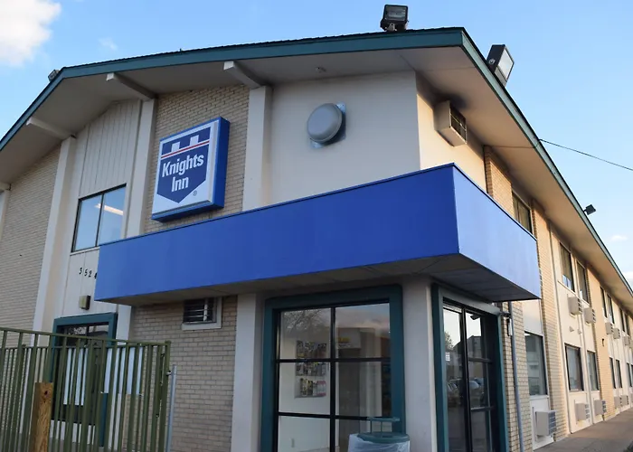 Motel: Knights Inn Grand Rapids East Airport