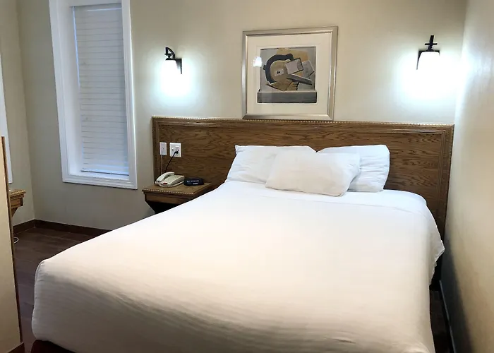 District Hotel