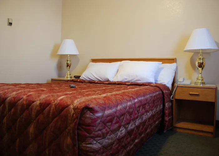 Cheap hotel: Merrill Field Inn