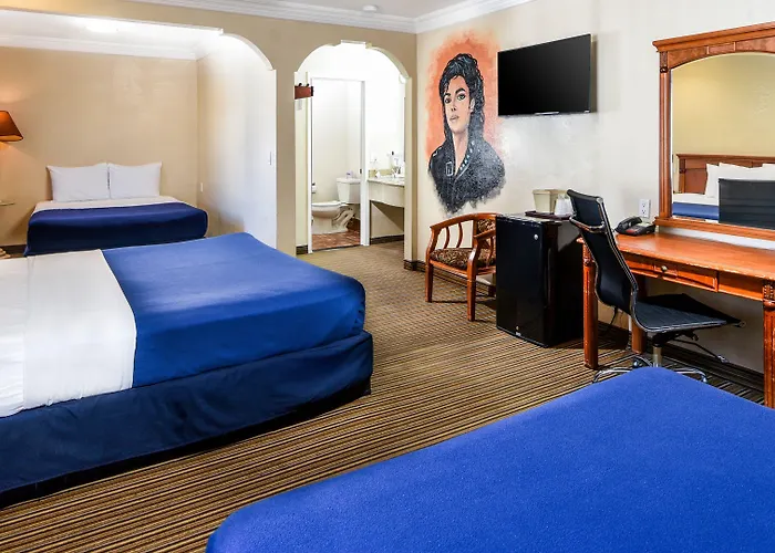 Self catering: Hollywood Inn Express North