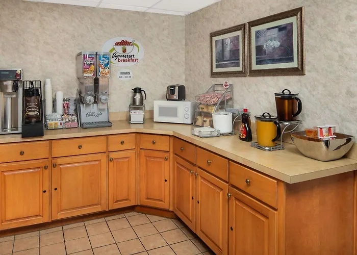 Super 8 By Wyndham Burlington Nc