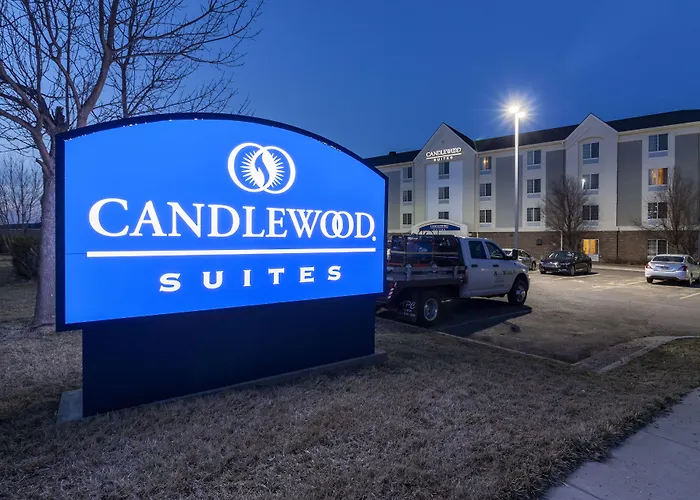 Cheap hotel: Candlewood Suites Lincoln By Ihg