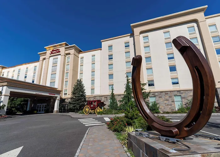 Hampton Inn & Suites Staten Island
