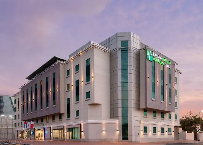  Holiday Inn Express Dubai Safa Park By Ihg