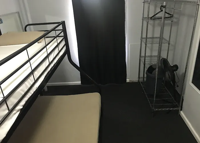  Home Backpackers