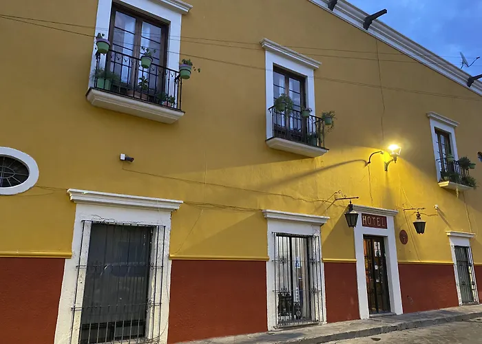 Hotel Ana Catalina And Suites