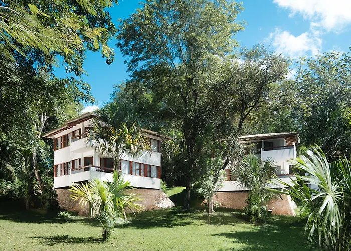 Hotel with pool: Villa Maya