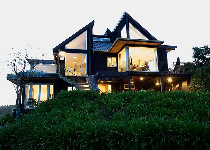 B&B only: Acacia Cliffs Lodge