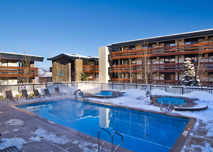 Pet Friendly hotel: Wildwood Snowmass