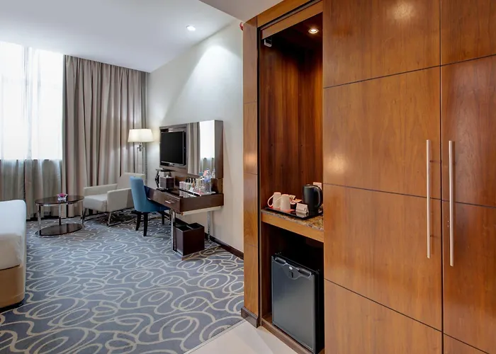 Family Hotel: Ramada Abu Dhabi Corniche