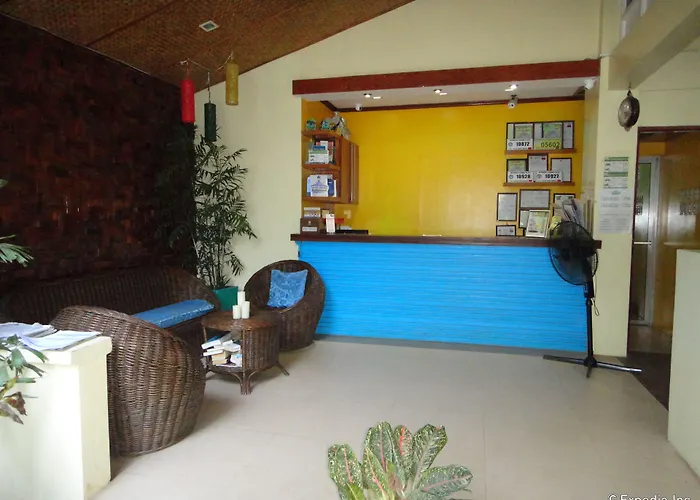 Blue Lagoon Inn & Suites
