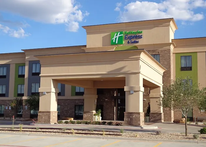 Hot Tub in Room Holiday Inn Express And Suites Lubbock South By Ihg
