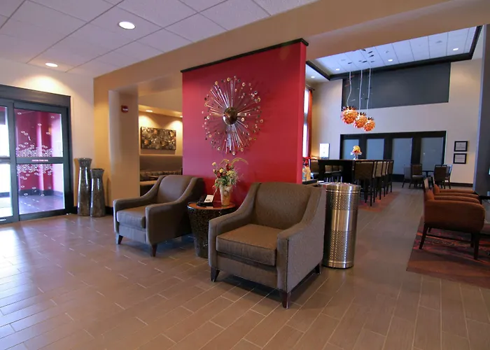 Hampton Inn & Suites Grand Forks