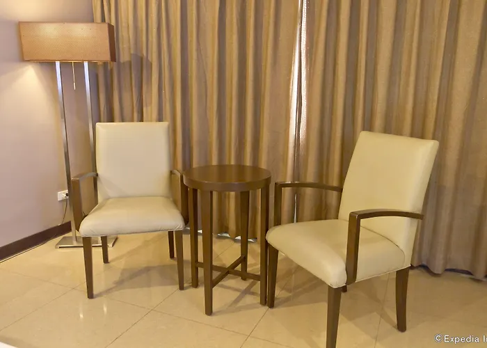 Mandarin Plaza Hotel