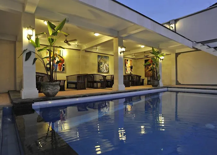 Luxury hotel only: Aquarius Beach Hotel