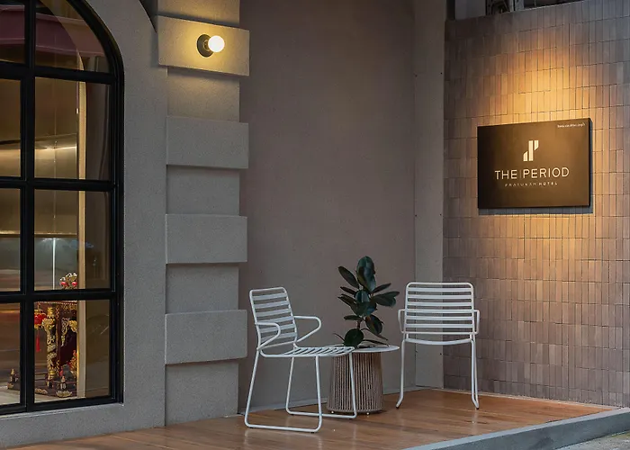 3 star hotel: The Period Pratunam