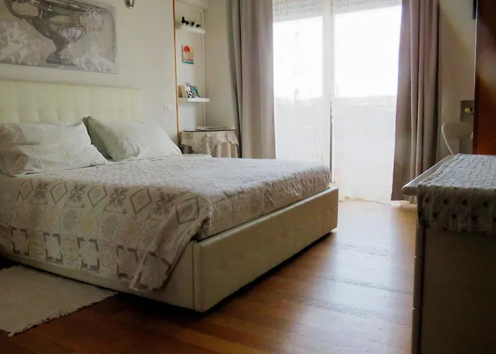 Albergo centrale: Luna Rossa Rooms