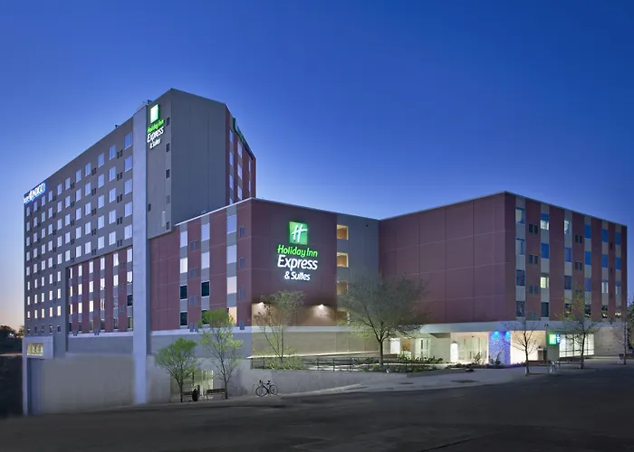 Hotel with Tennis: Holiday Inn Express Hotel & Suites Austin Downtown - University By Ihg