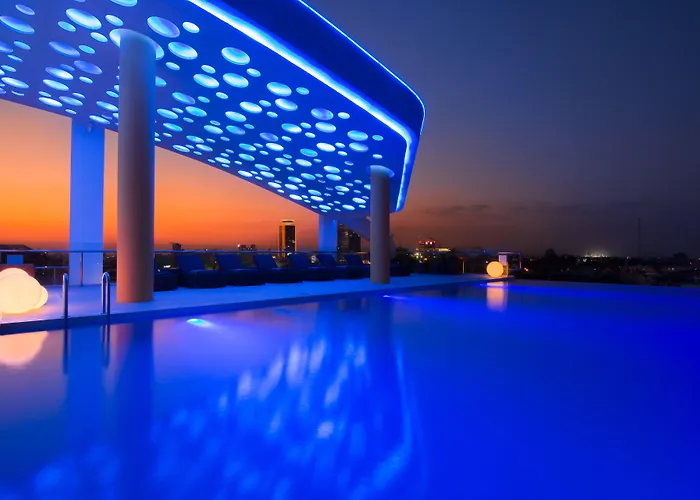 Hotel Jacuzzi: Sun & Moon, Urban Hotel