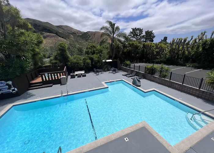 Hot Tub in Room Inn At San Luis Obispo