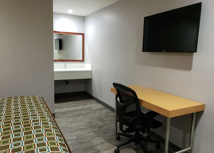 Motel: Regal Inn