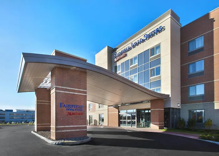 3 star hotels Fairfield Inn & Suites By Marriott Syracuse Carrier Circle