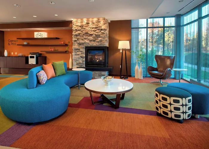 3 star hotels Fairfield Inn & Suites By Marriott Syracuse Carrier Circle