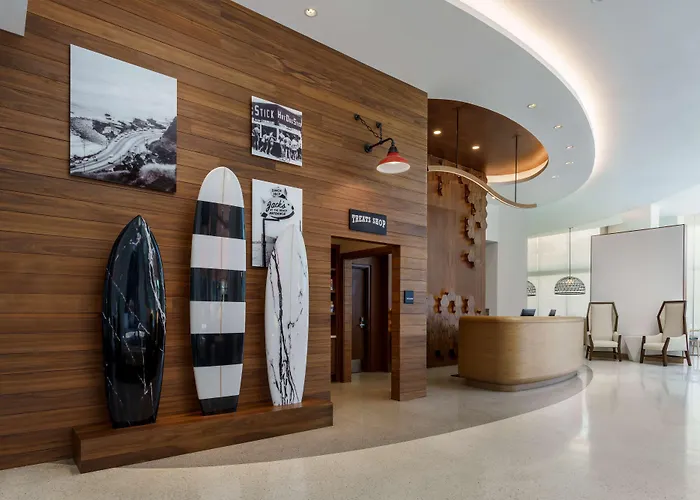  Hampton Inn & Suites Santa Monica