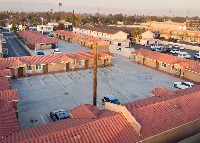 Diamond Bell Inn & Suites