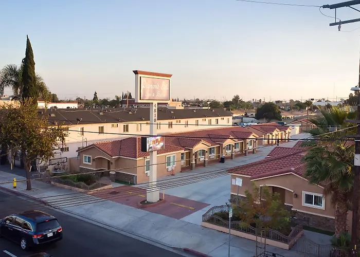 Diamond Bell Inn & Suites