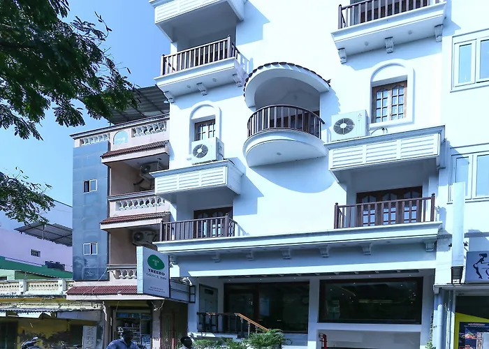 Treebo Grace Inn, 3 Min Walk From Promenade Beach