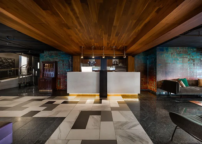Motels Empire Suites
