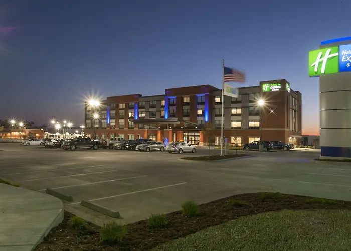 Holiday Inn Express & Suites - Dodge City By Ihg