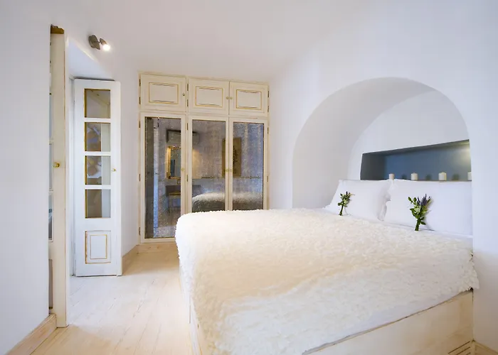 Togo villas Hyperion Oia Suites