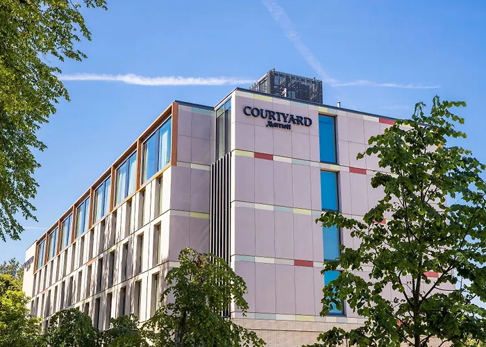 Courtyard By Marriott Edinburgh West