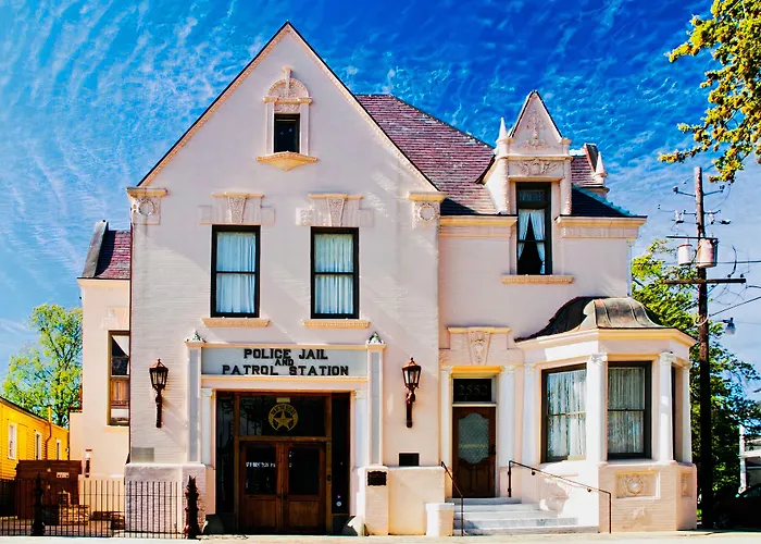 Inn At The Old Jail