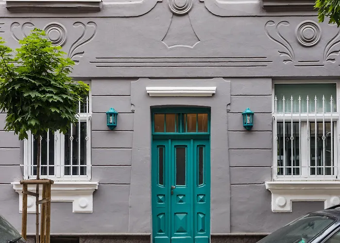 5 Vintage Guest House