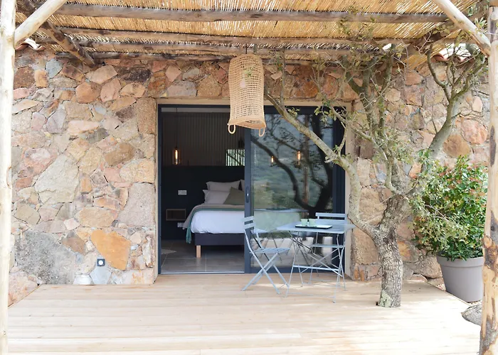 Les Petites Maisons