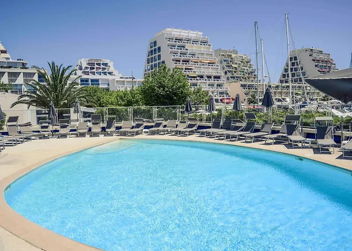  Mercure Port